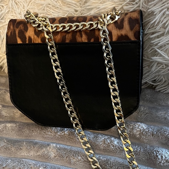 EXPRESS - Leopard Print Crossbody - Picture 3 of 4